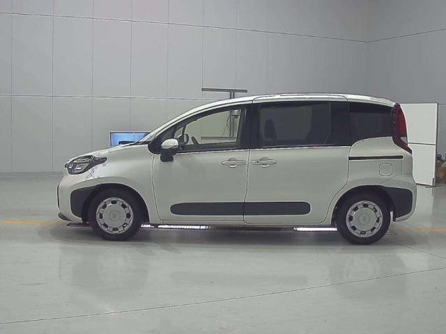 TOYOTA SIENTA 2023