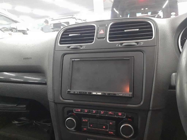 VOLKSWAGEN GOLF 2011
