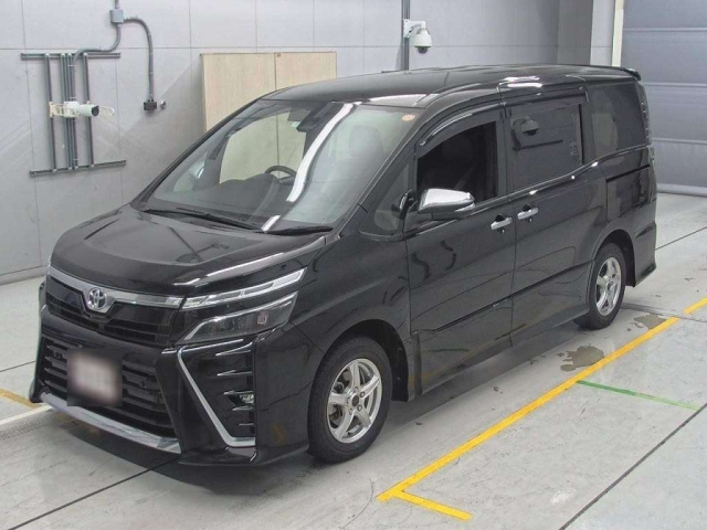 TOYOTA VOXY 2021