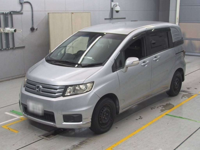 HONDA FREED 2013