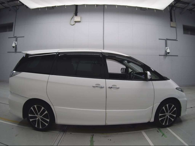 TOYOTA ESTIMA 2012