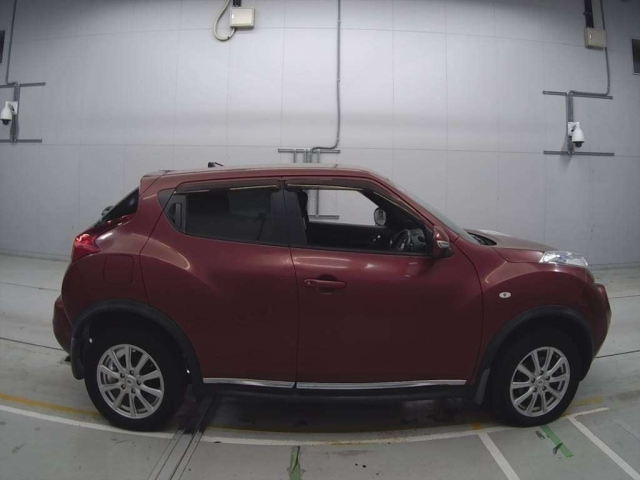 NISSAN JUKE 2012