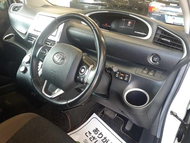 TOYOTA SIENTA 2020