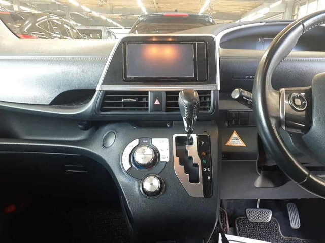 TOYOTA SIENTA 2020