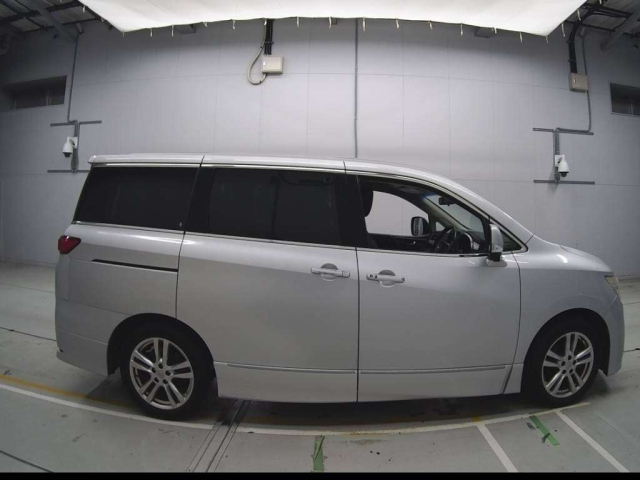 NISSAN ELGRAND 2011