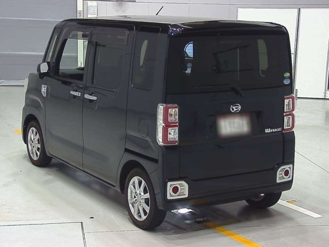 DAIHATSU WAKE 2018