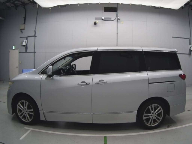NISSAN ELGRAND 2011
