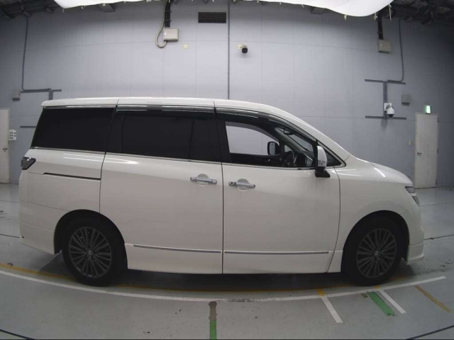 NISSAN ELGRAND 2016