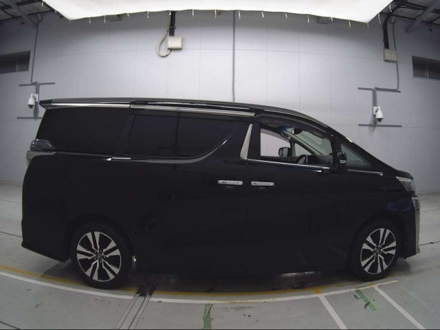 TOYOTA VELLFIRE 2018