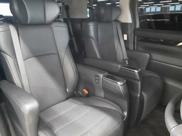 TOYOTA VELLFIRE 2018