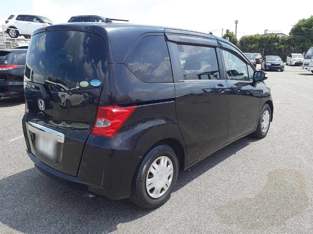 HONDA FREED 2011