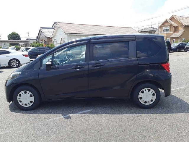 HONDA FREED 2011