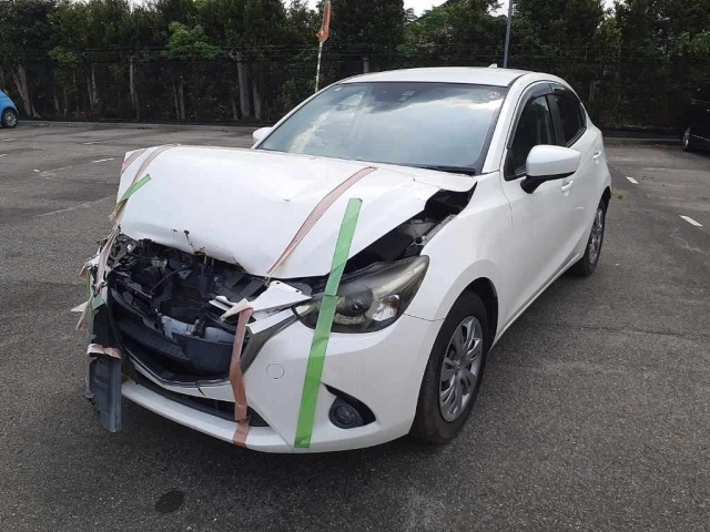 MAZDA DEMIO 2016