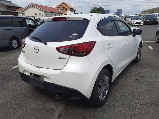 MAZDA DEMIO 2016