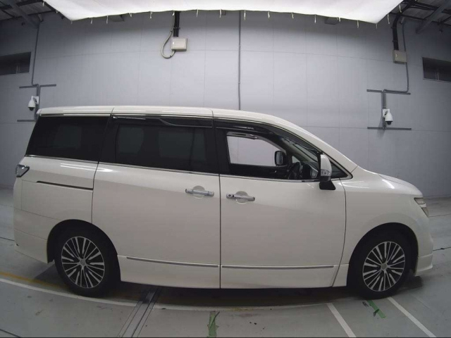 NISSAN ELGRAND 2016