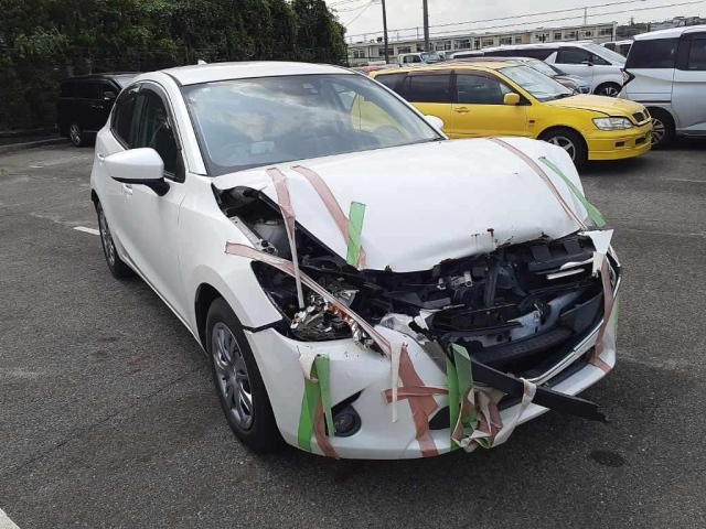MAZDA DEMIO 2016