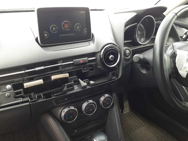 MAZDA DEMIO 2016