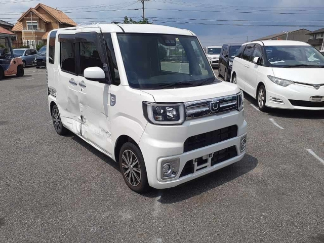 DAIHATSU WAKE 2017