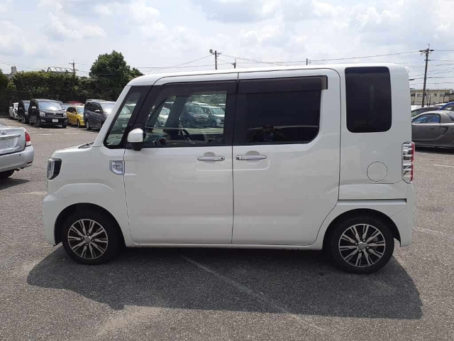 DAIHATSU WAKE 2017