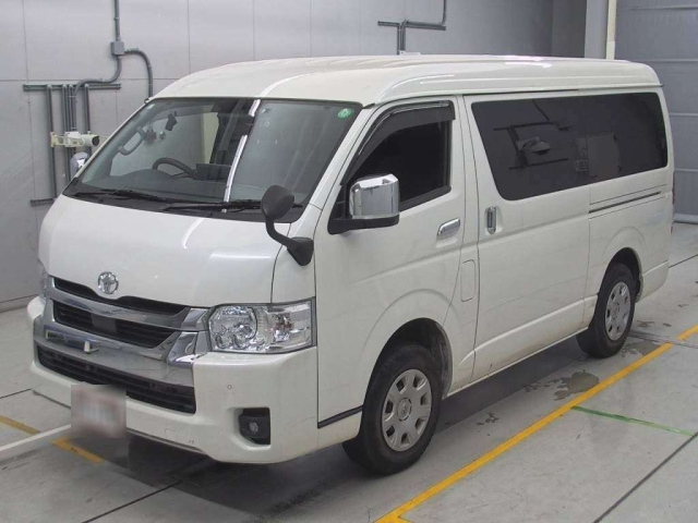 TOYOTA HIACE 2023