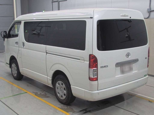 TOYOTA HIACE 2023