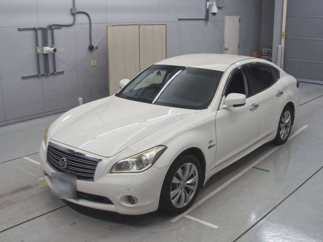 NISSAN FUGA 2013