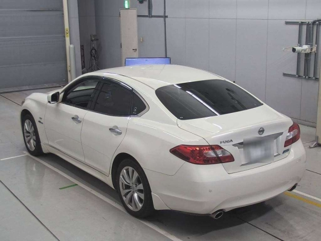 NISSAN FUGA 2013