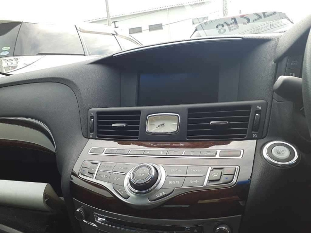 NISSAN FUGA 2013