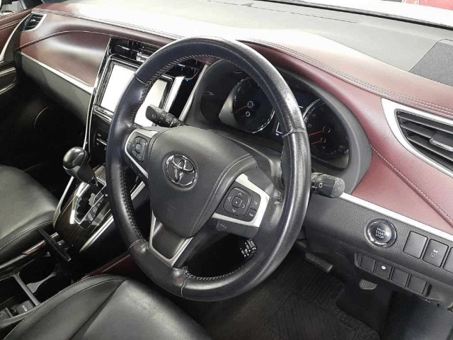 TOYOTA HARRIER 2015