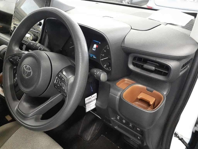 TOYOTA SIENTA 2024