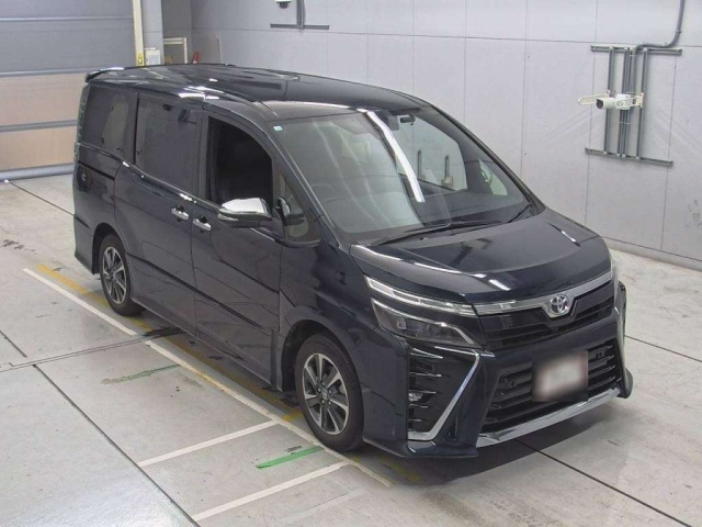 TOYOTA VOXY 2020