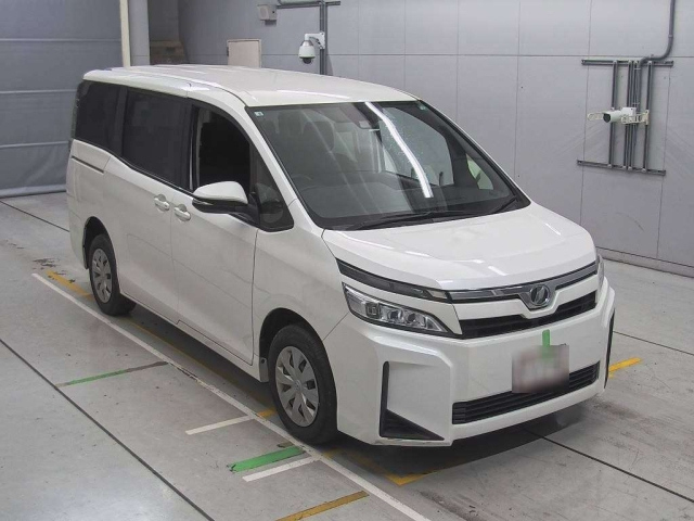 TOYOTA VOXY 2018