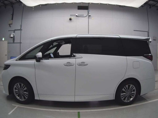 TOYOTA ALPHARD 2025