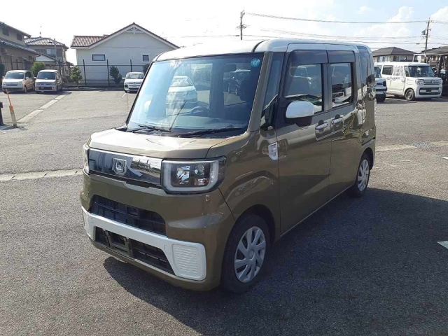 DAIHATSU WAKE 2015