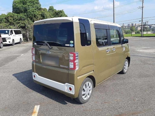 DAIHATSU WAKE 2015