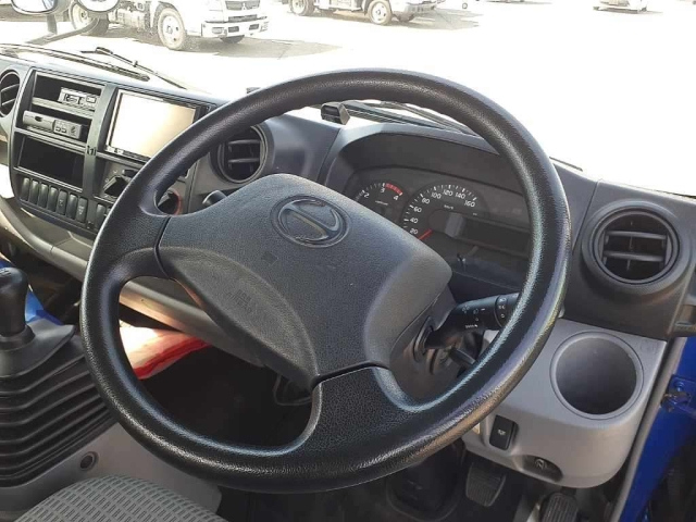 HINO DUTRO 2016