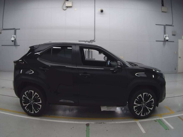 TOYOTA YARIS CROSS 2025
