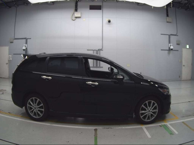 HONDA STREAM 2010