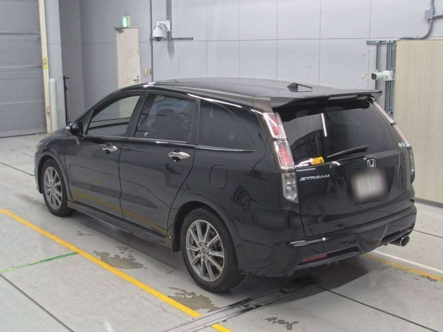 HONDA STREAM 2010