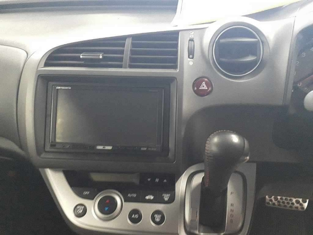 HONDA STREAM 2010