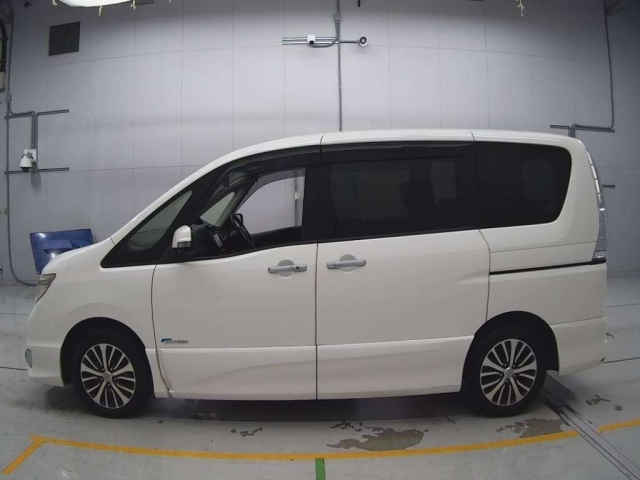 NISSAN SERENA 2015