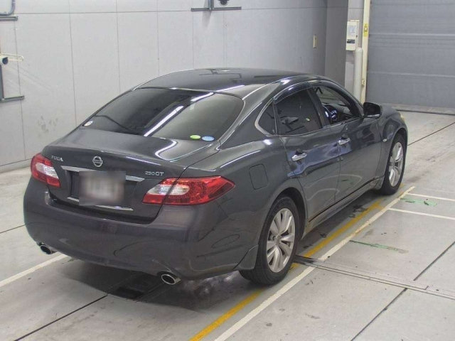 NISSAN FUGA 2010