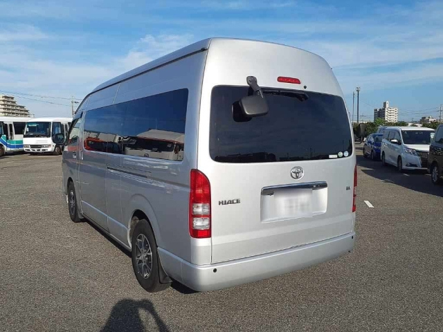 TOYOTA HIACE 2016