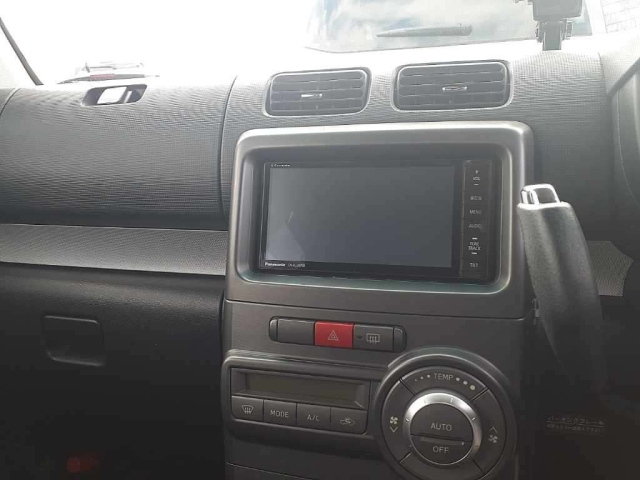 TOYOTA PIXIS SPACE 2016