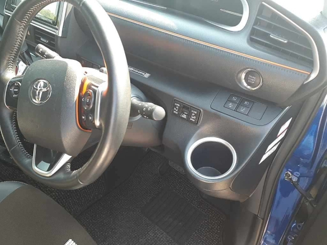 TOYOTA SIENTA 2020