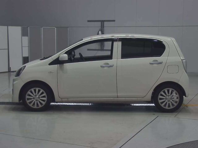 DAIHATSU MIRA E S 2016