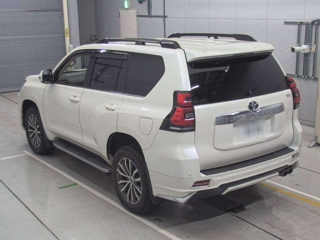 TOYOTA LAND CRUISER PRADO 2021