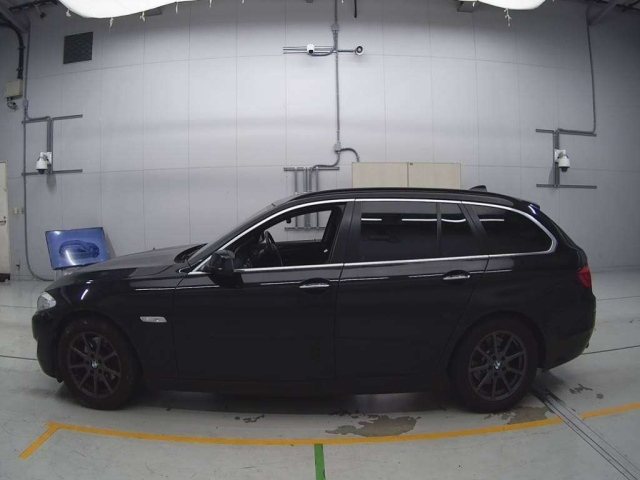 BMW 5 SERIES 2012