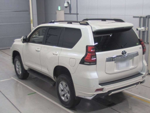 TOYOTA LAND CRUISER PRADO 2019