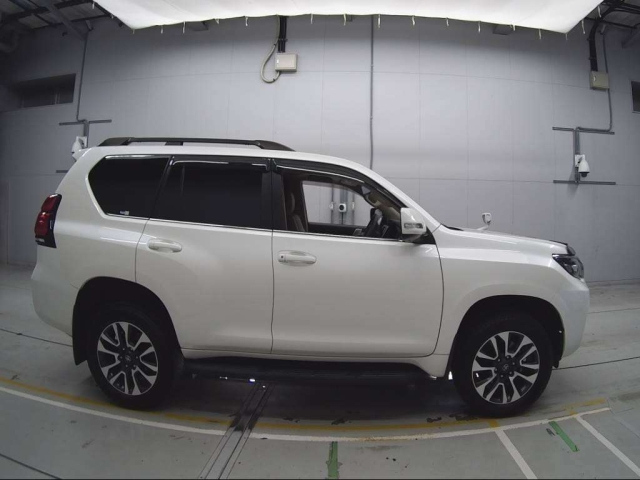 TOYOTA LAND CRUISER PRADO 2022